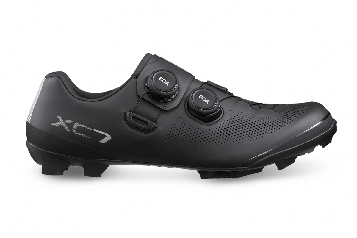 SHIMANO - 掌平 Amazon.co.jp: シマノ(SHIMANO) サイクリングシューズXC702 SPD