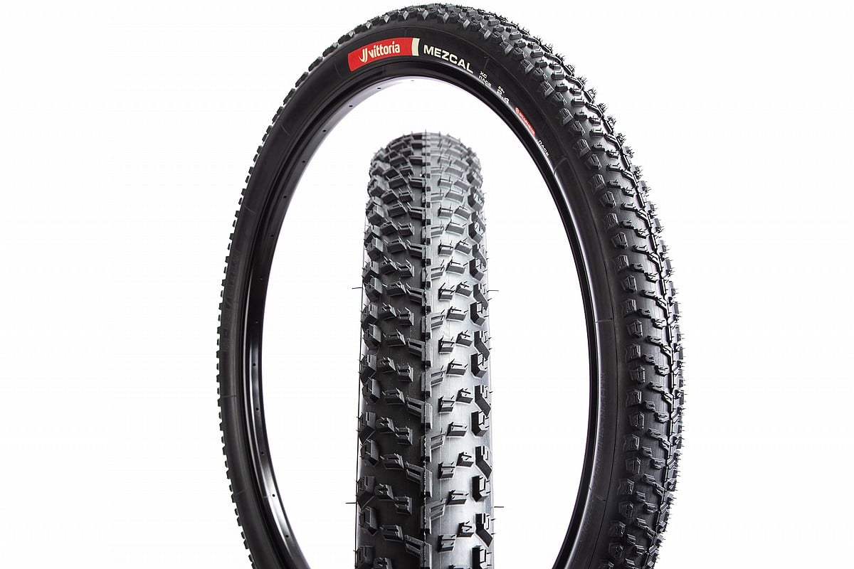 Vittoria Mezcal 700×44c チューブレスタイヤ Vittoria Mezcal Tire - 700 x 44 Tubeless Folding Black